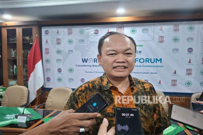 executive-director-cdcc-ahmad-fuad-fanani-di-gedung-dakwah_251106185744-149.jpg